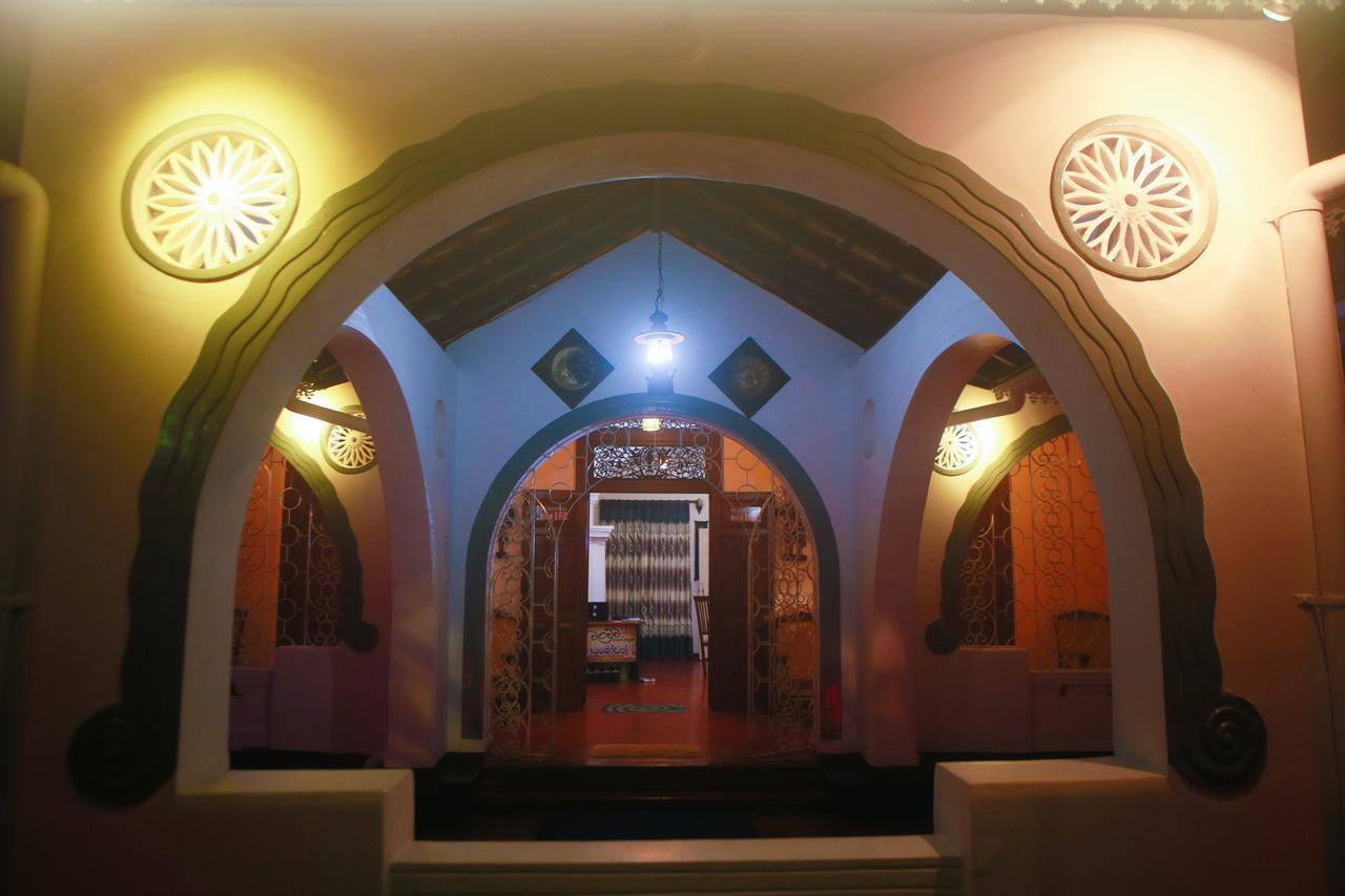 Walawwa Dutch House Hotel จา-เอลา ภายนอก รูปภาพ