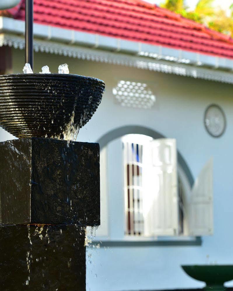 Walawwa Dutch House Hotel จา-เอลา ภายนอก รูปภาพ