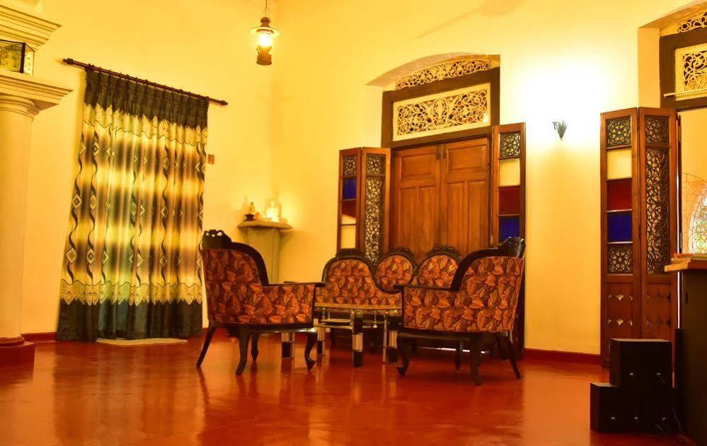 Walawwa Dutch House Hotel จา-เอลา ภายนอก รูปภาพ